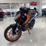 KTM - 390 - Duke // Juuri saapunut / Akrapovic / Kaatumaraudat / Sivulaukut // - Moottoripyörä