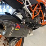 KTM - 390 - Duke // Juuri saapunut / Akrapovic / Kaatumaraudat / Sivulaukut // - Moottoripyörä