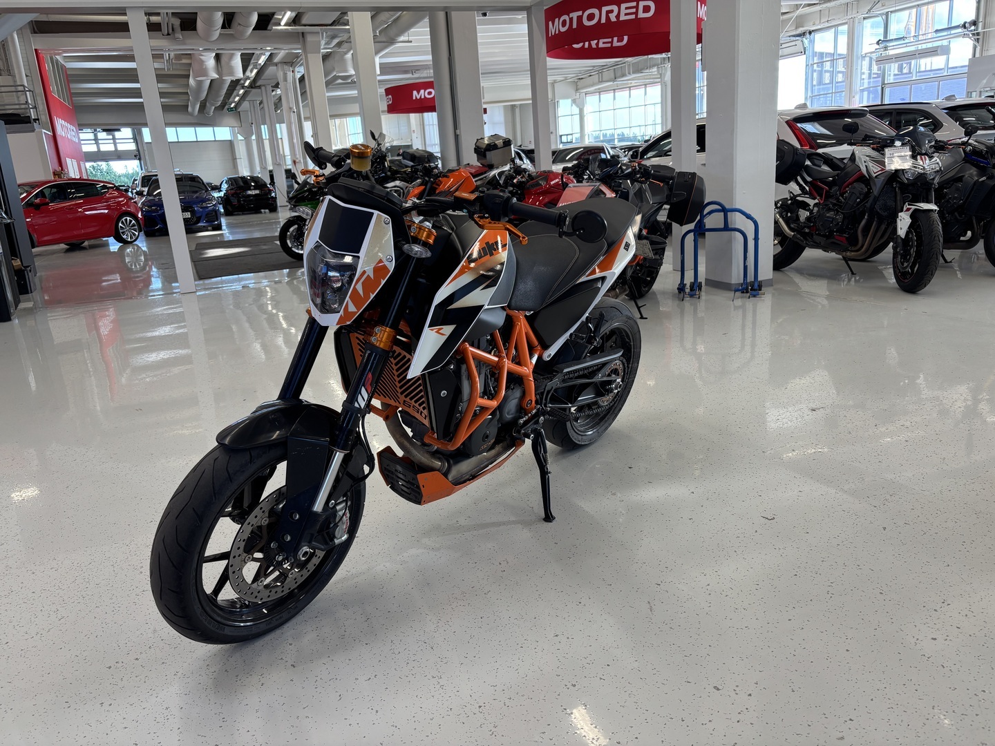 KTM - 690 - Duke R // Juuri saapunut! / A2 / Akrapovic / Suomi-Pyörä / Kaatumaraudat // - Moottoripyörä