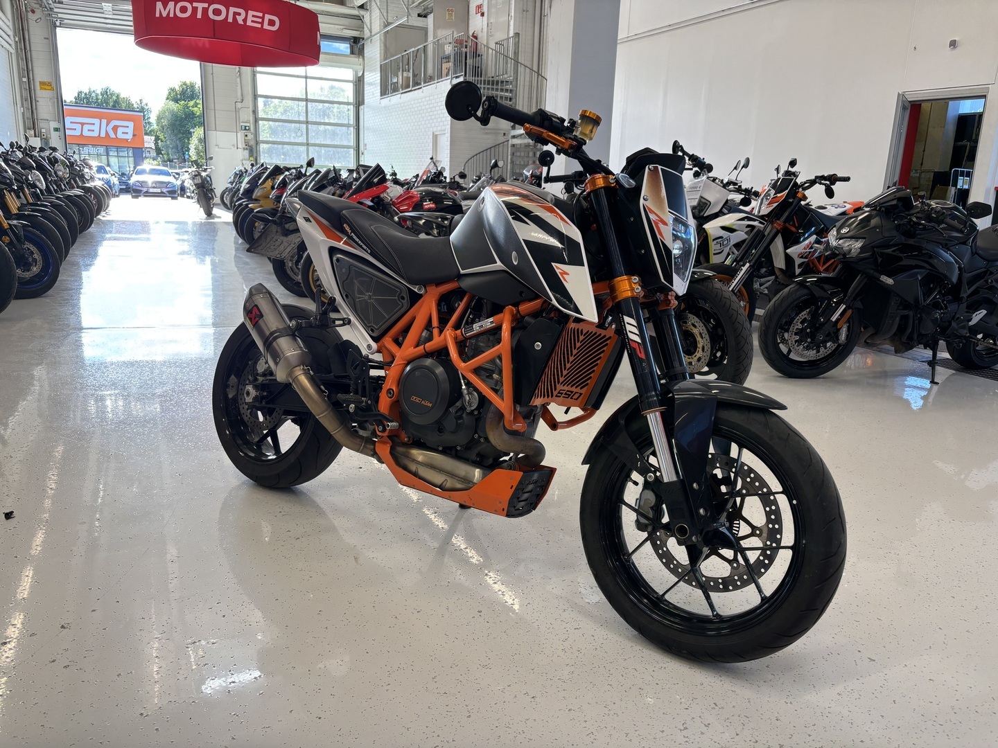 KTM - 690 - Duke R // Juuri saapunut! / A2 / Akrapovic / Suomi-Pyörä / Kaatumaraudat // - Moottoripyörä