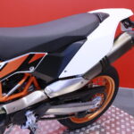 KTM - 690 - SMC-R // Akrapovic Kokoputkisto / ABS / Suomi-Pyörä / Huoltokirja // - Moottoripyörä