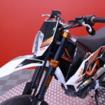 KTM - 690 - SMC-R // Akrapovic Kokoputkisto / ABS / Suomi-Pyörä / Huoltokirja // - Moottoripyörä