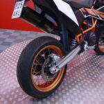 KTM - 690 - SMC-R // Akrapovic Kokoputkisto / ABS / Suomi-Pyörä / Huoltokirja // - Moottoripyörä