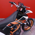 KTM - 690 - SMC-R // Akrapovic Kokoputkisto / ABS / Suomi-Pyörä / Huoltokirja // - Moottoripyörä