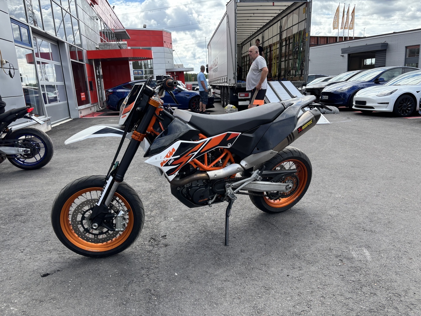 KTM - 690 - SMC-R // Juuri saapunut! / Akrapovic // - Moottoripyörä