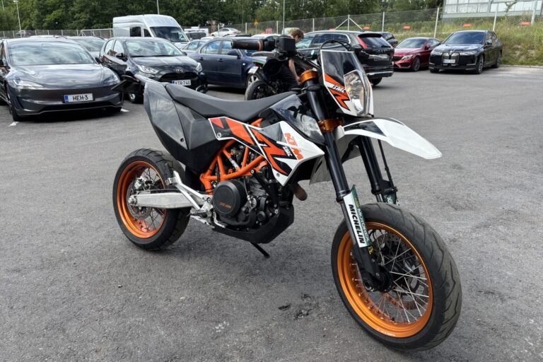 KTM - 690 - SMC-R // Juuri saapunut! / Akrapovic // - Moottoripyörä