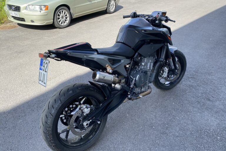 KTM 790