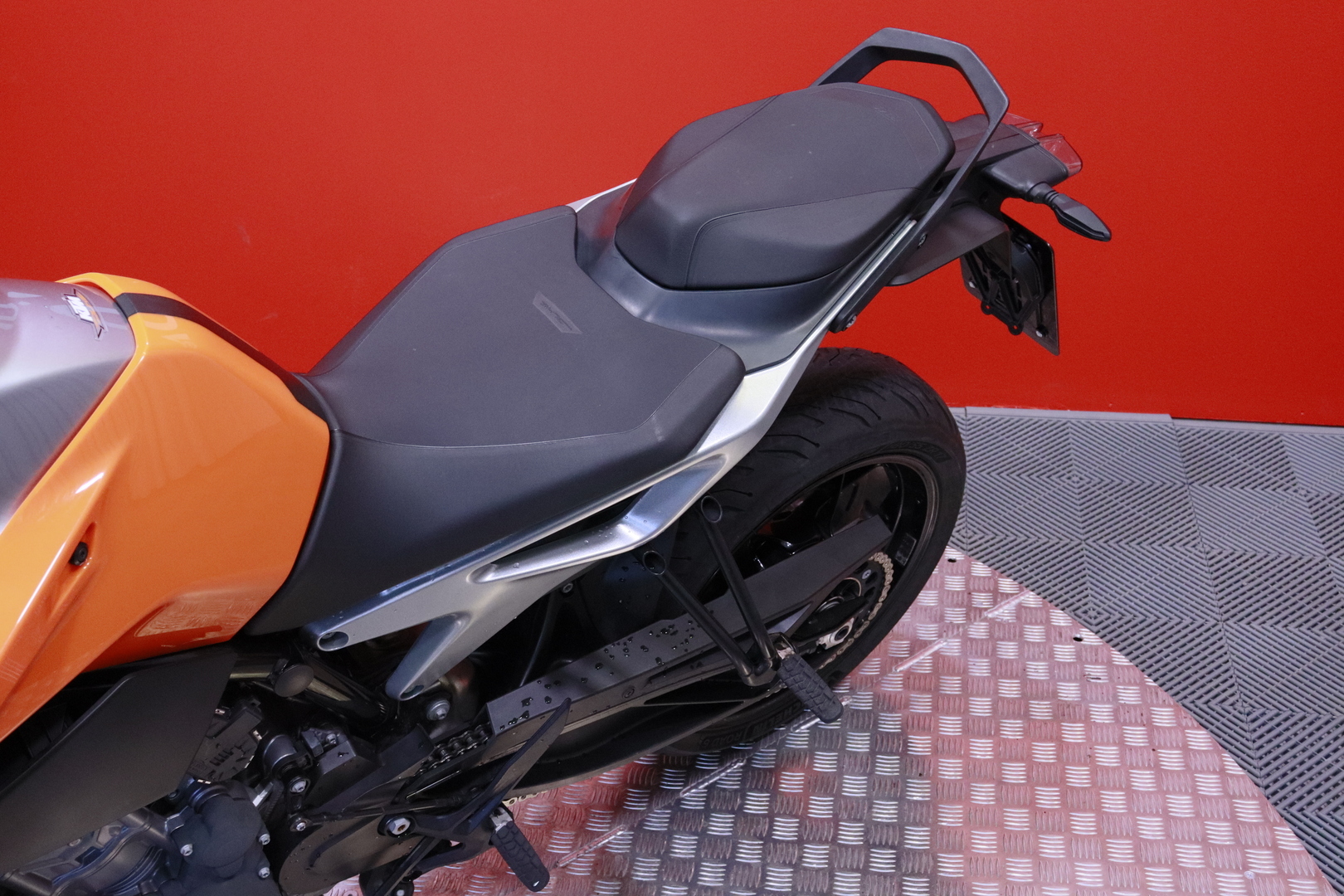 KTM - 790 - Duke // Suomi-pyörä / TC / Ajomodet / Huoltokirja // - Moottoripyörä