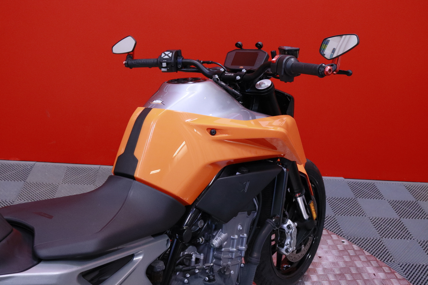 KTM - 790 - Duke // Suomi-pyörä / TC / Ajomodet / Huoltokirja // - Moottoripyörä