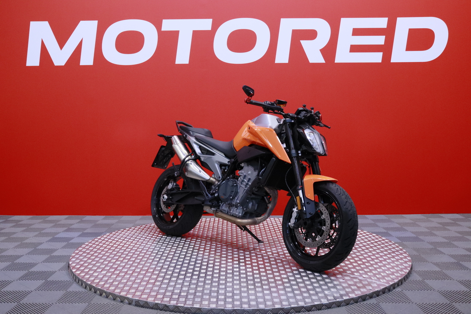 KTM - 790 - Duke // Suomi-pyörä / TC / Ajomodet / Huoltokirja // - Moottoripyörä