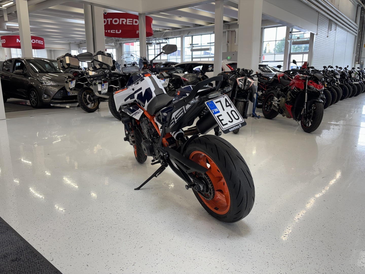 KTM - 890 - Duke R // Juuri saapunut! / SC-Project / Ducktail / Suomi-pyörä / Kaatumatapit // - Moottoripyörä