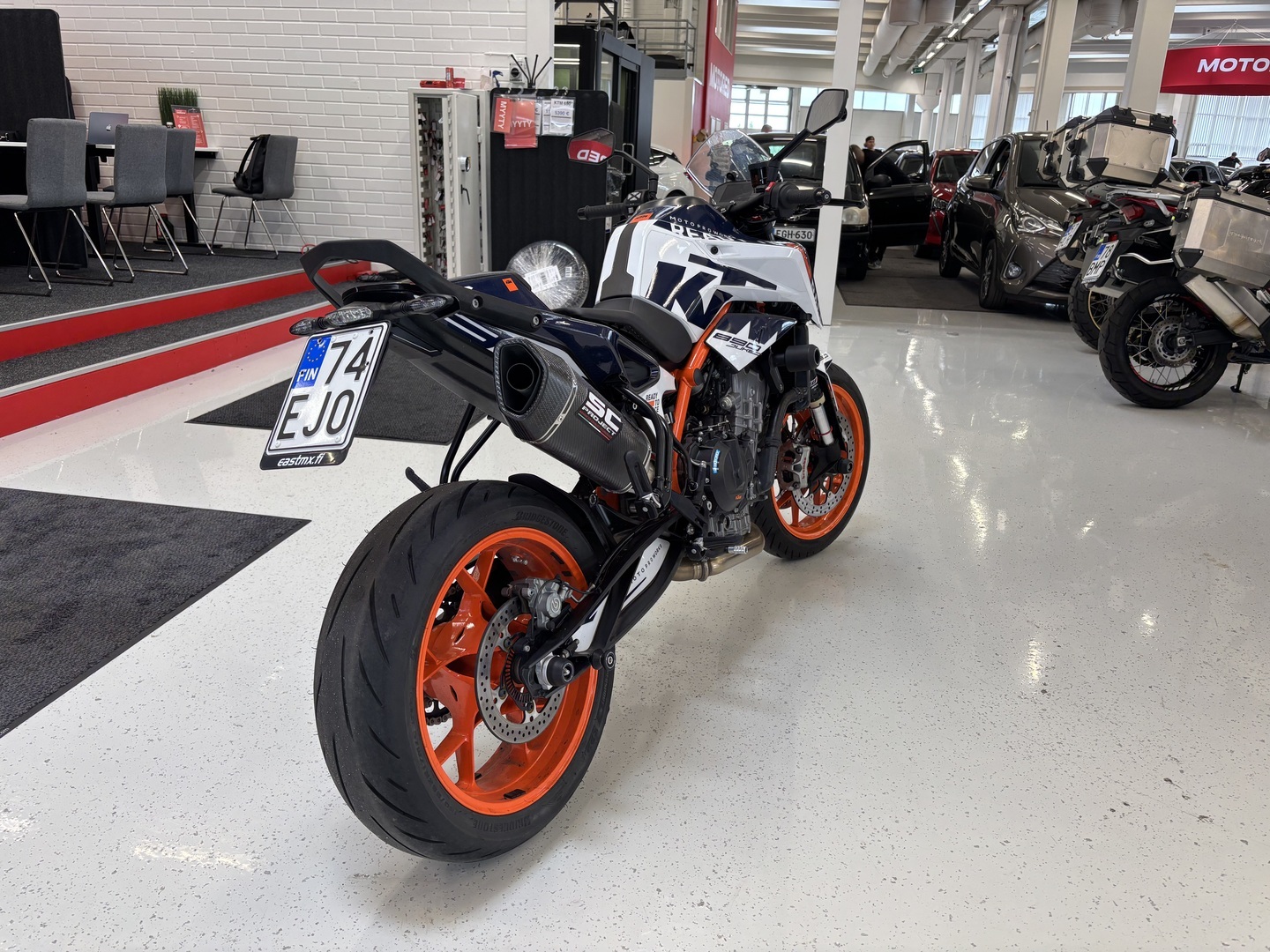 KTM - 890 - Duke R // Juuri saapunut! / SC-Project / Ducktail / Suomi-pyörä / Kaatumatapit // - Moottoripyörä