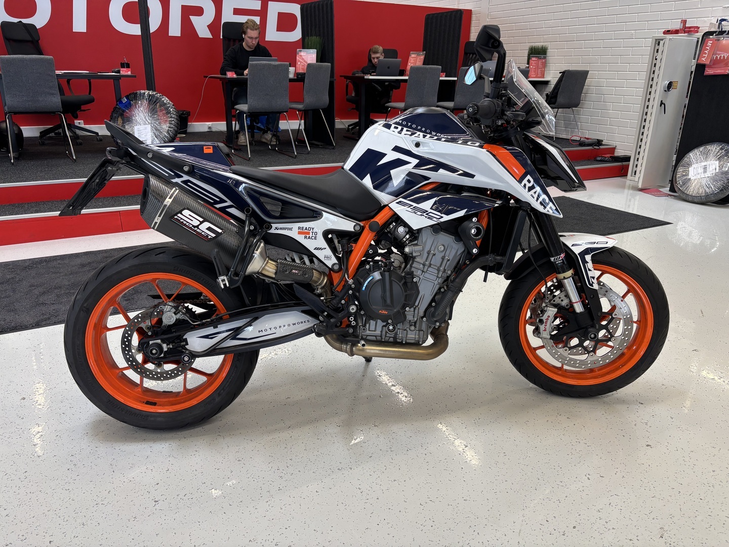 KTM - 890 - Duke R // Juuri saapunut! / SC-Project / Ducktail / Suomi-pyörä / Kaatumatapit // - Moottoripyörä