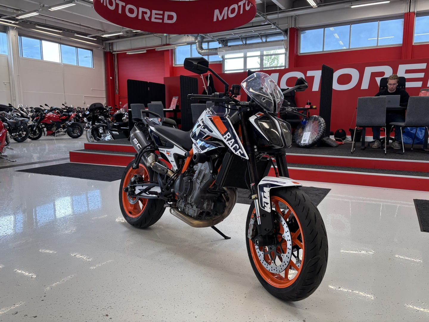 KTM - 890 - Duke R // Juuri saapunut! / SC-Project / Ducktail / Suomi-pyörä / Kaatumatapit // - Moottoripyörä