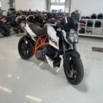 KTM - 990 - Super Duke R // Juuri Saapunut / Akrapovic Putkisto / Suomi-pyörä / Sähköinen Lukitus / Huoltokirja // - Moottoripyörä