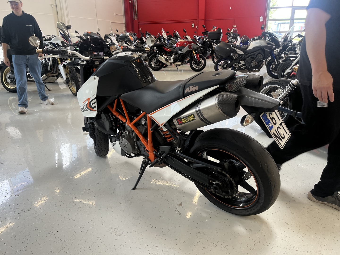 KTM - 990 - Super Duke R // Juuri Saapunut / Akrapovic Putkisto / Suomi-pyörä / Sähköinen Lukitus / Huoltokirja // - Moottoripyörä