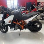 KTM - 990 - Super Duke R // Juuri Saapunut / Akrapovic Putkisto / Suomi-pyörä / Sähköinen Lukitus / Huoltokirja // - Moottoripyörä