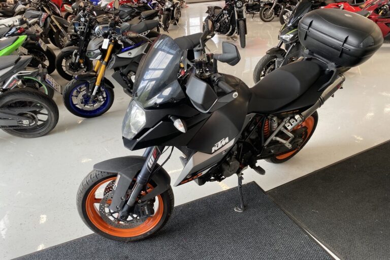 KTM 990