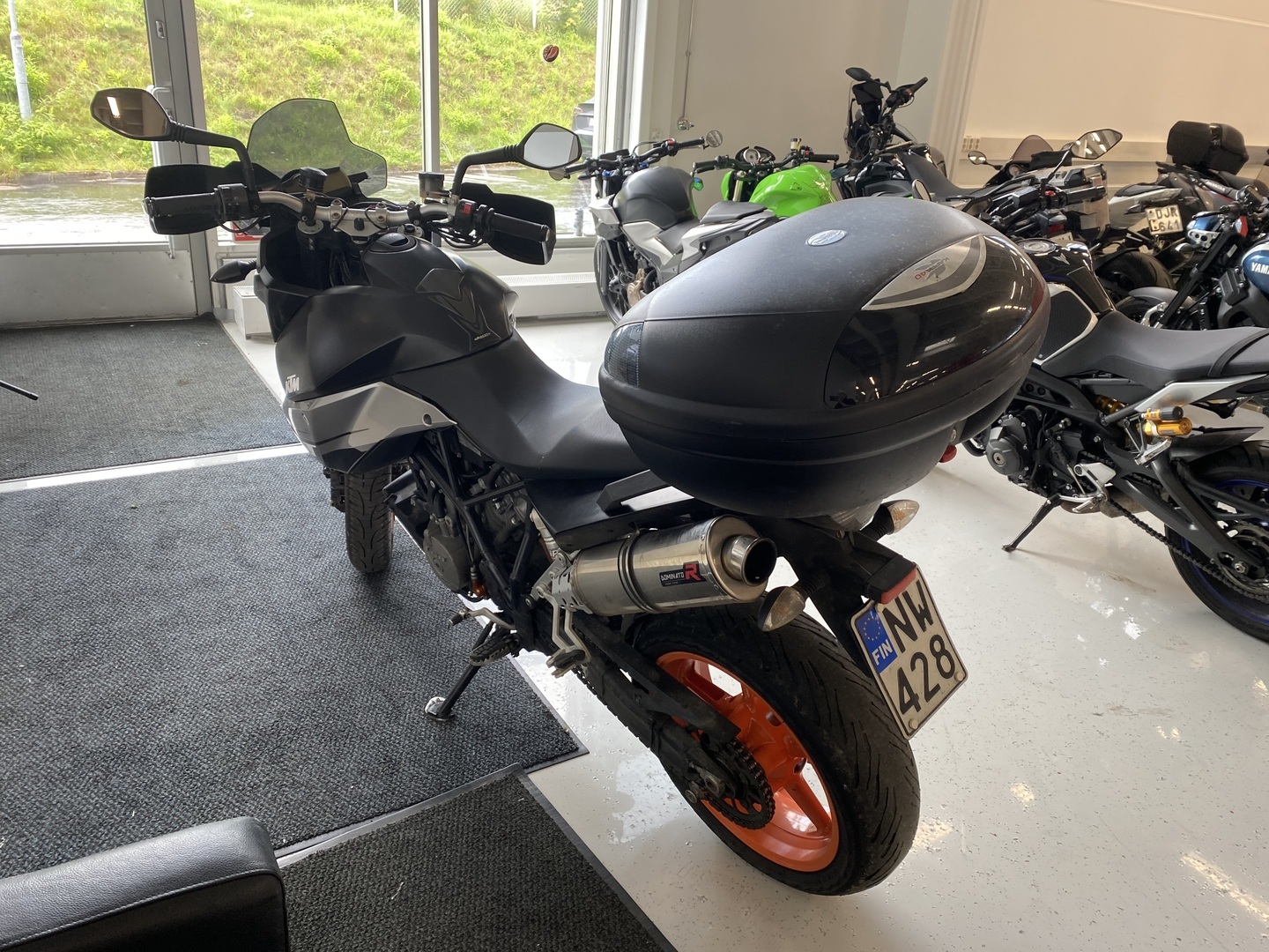 KTM - 990 - Supermoto T // Suomi-pyörä / Huoltokirja / 3x Avain // - Moottoripyörä