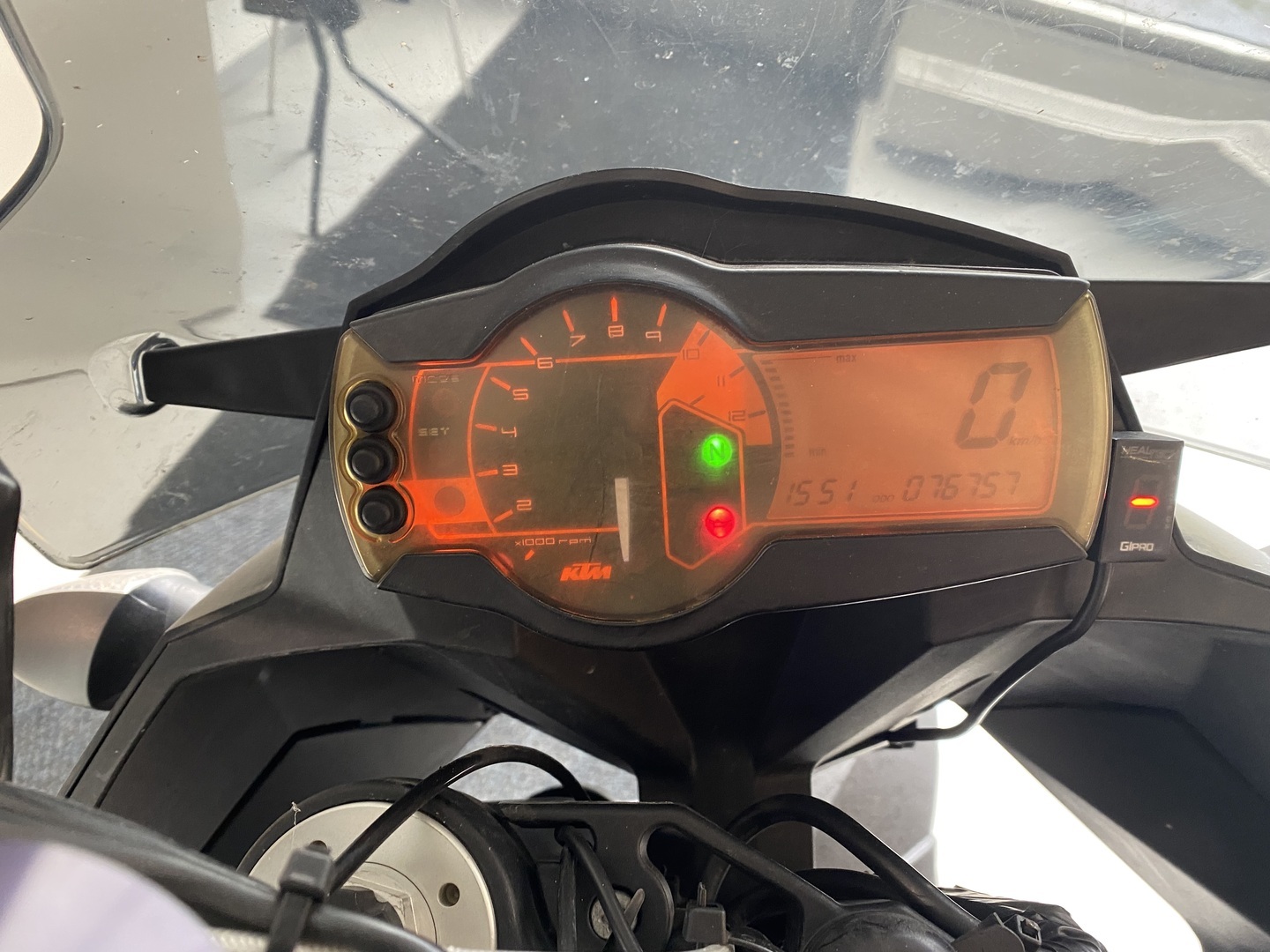 KTM - 990 - Supermoto T // Suomi-pyörä / Huoltokirja / 3x Avain // - Moottoripyörä