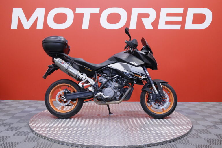 KTM 990