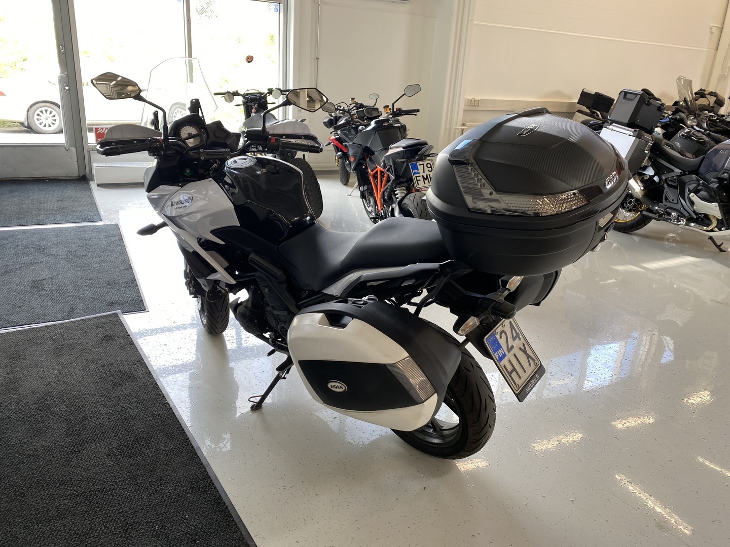 Kawasaki - VERSYS - 650 ABS // Suomi-pyörä / 3x Laukut / 2x Avain // - Moottoripyörä