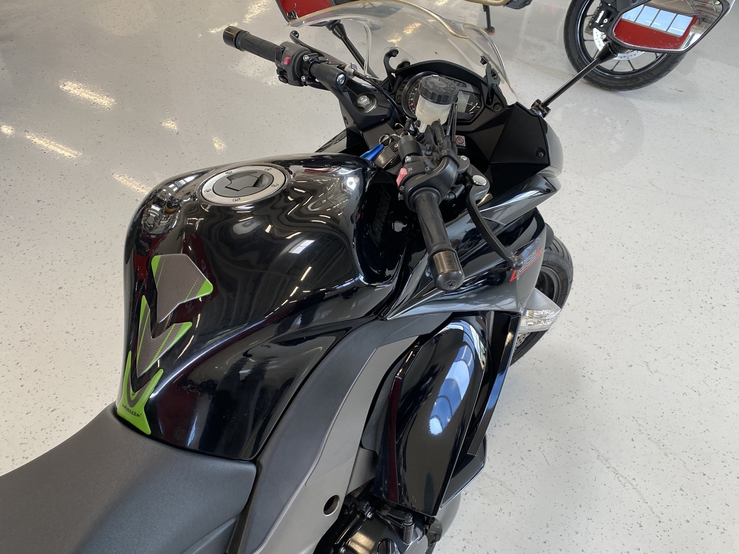 Kawasaki - Z - 1000 SX // Suomi-pyörä / Akrapovic / Huoltokirja // - Moottoripyörä