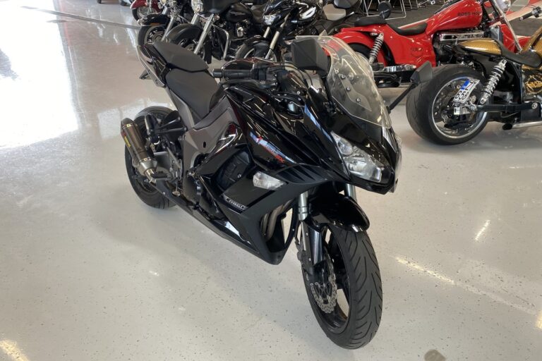 Kawasaki - Z - 1000 SX // Suomi-pyörä / Akrapovic / Huoltokirja // - Moottoripyörä
