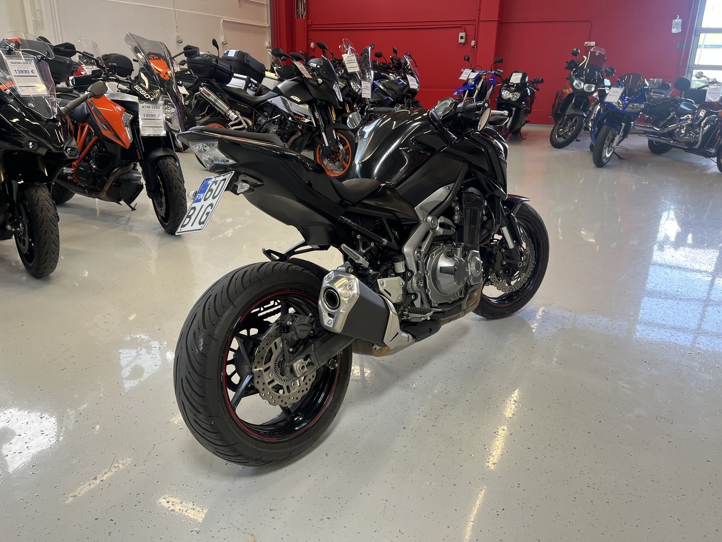 Kawasaki - Z - 900 // Juuri Saapunut / ABS / Suomi-Pyörä / Huoltokirja / Tangonpääpeilit // - Moottoripyörä