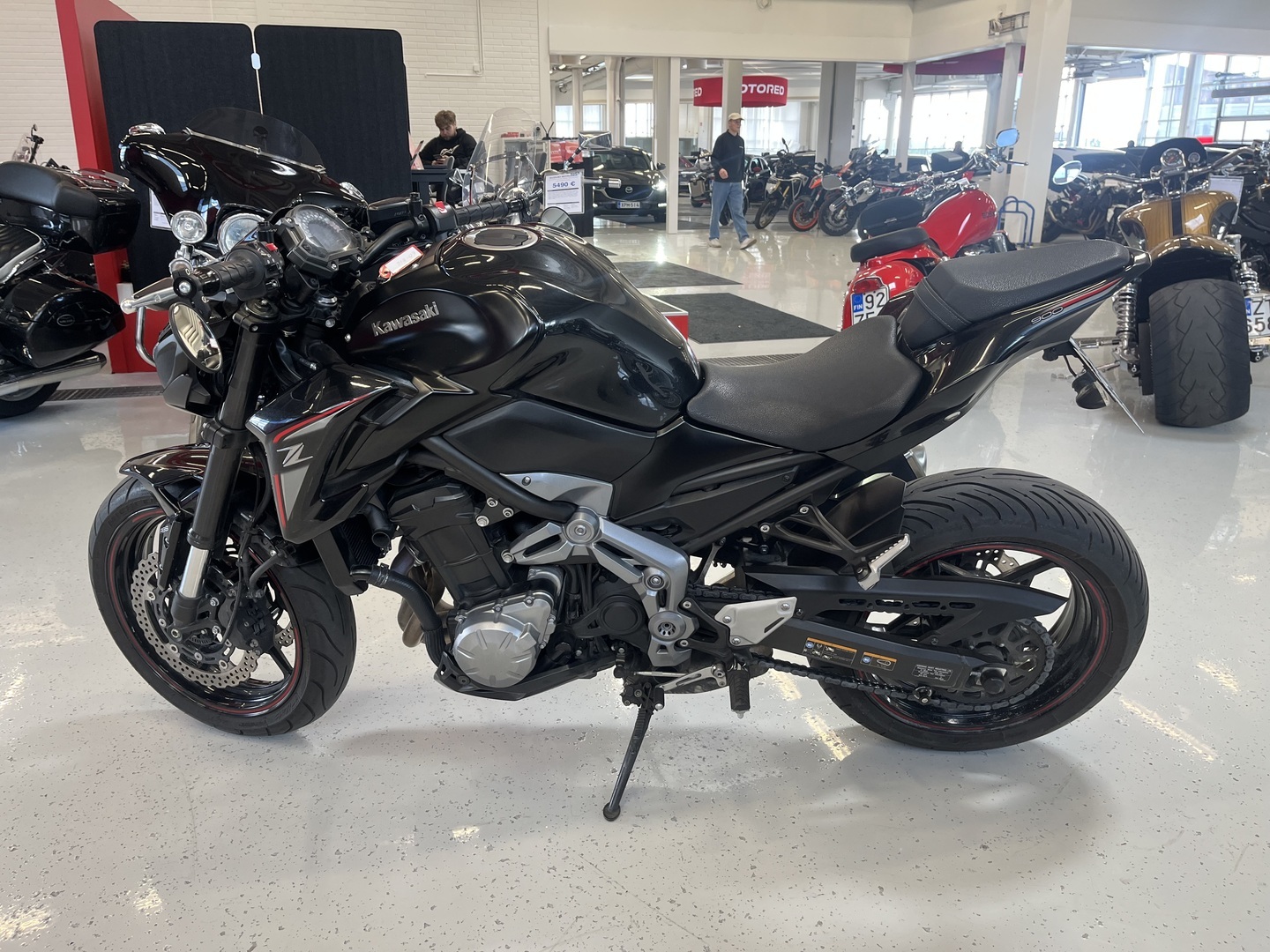 Kawasaki - Z - 900 // Juuri Saapunut / ABS / Suomi-Pyörä / Huoltokirja / Tangonpääpeilit // - Moottoripyörä