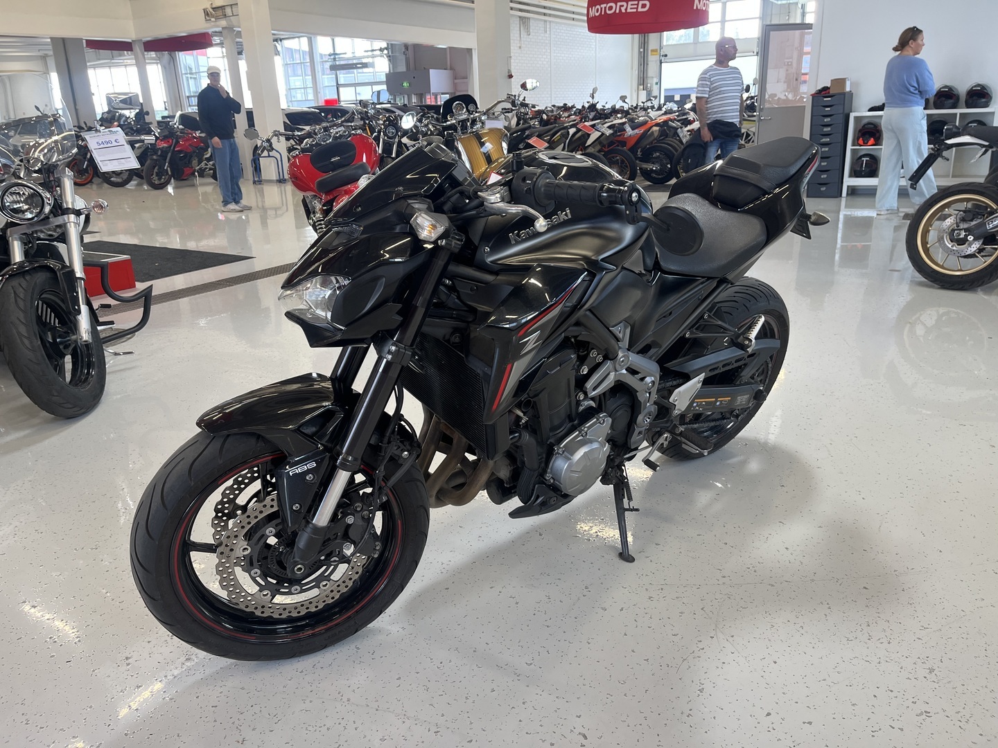 Kawasaki - Z - 900 // Juuri Saapunut / ABS / Suomi-Pyörä / Huoltokirja / Tangonpääpeilit // - Moottoripyörä