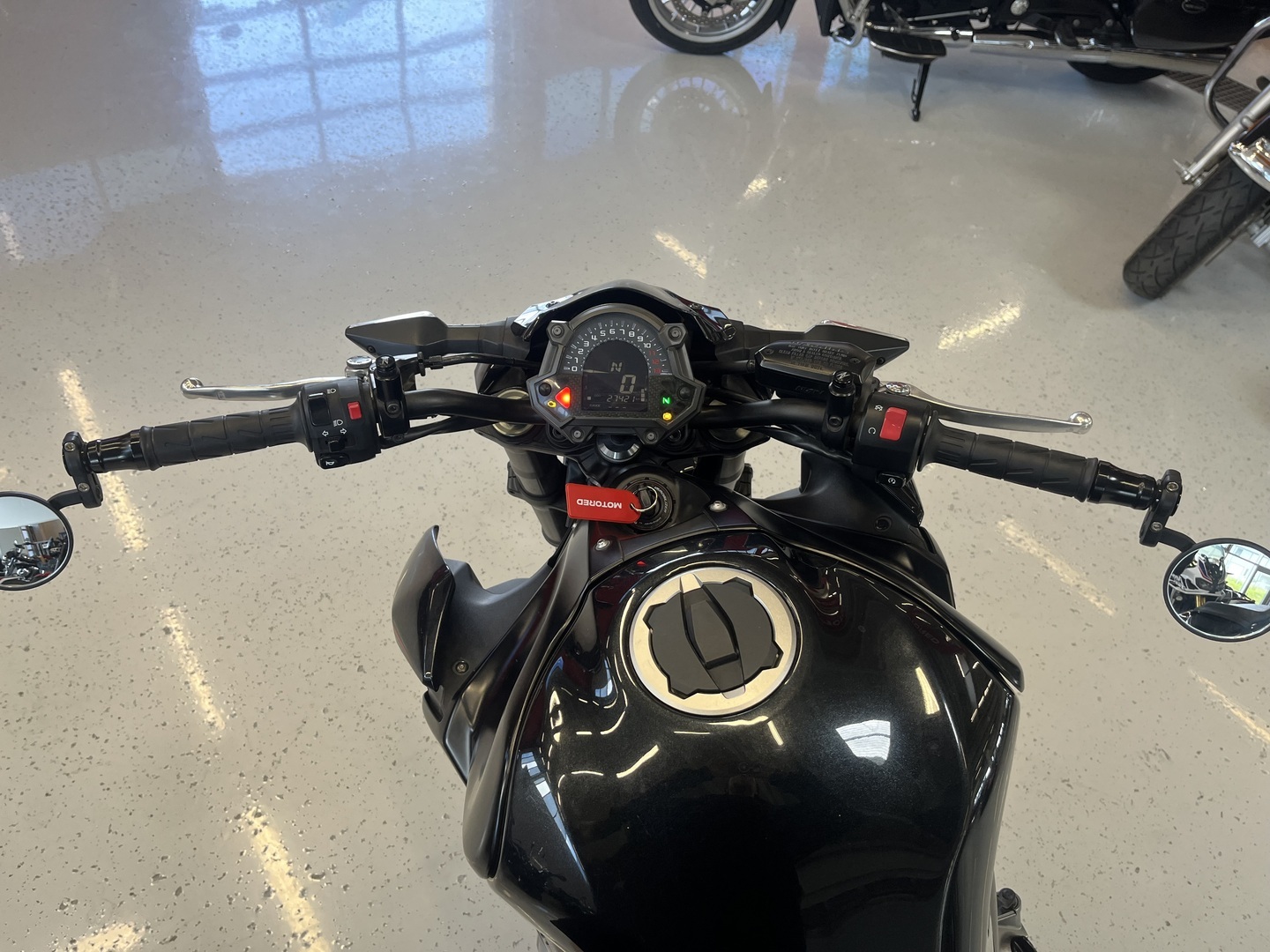 Kawasaki - Z - 900 // Juuri Saapunut / ABS / Suomi-Pyörä / Huoltokirja / Tangonpääpeilit // - Moottoripyörä