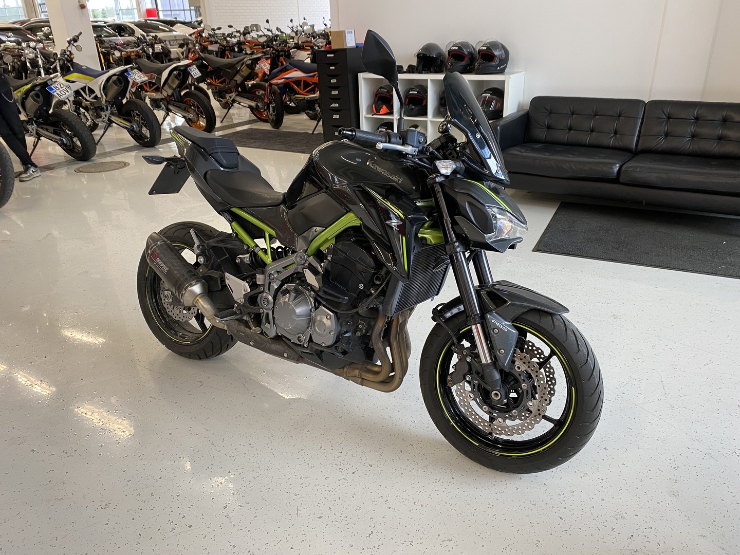 Kawasaki - Z - 900 // Juuri saapunut / Yoshimura Slipari / Suomi-Pyörä / Kahvalämppärit / Kotiinkuljetus // - Moottoripyörä