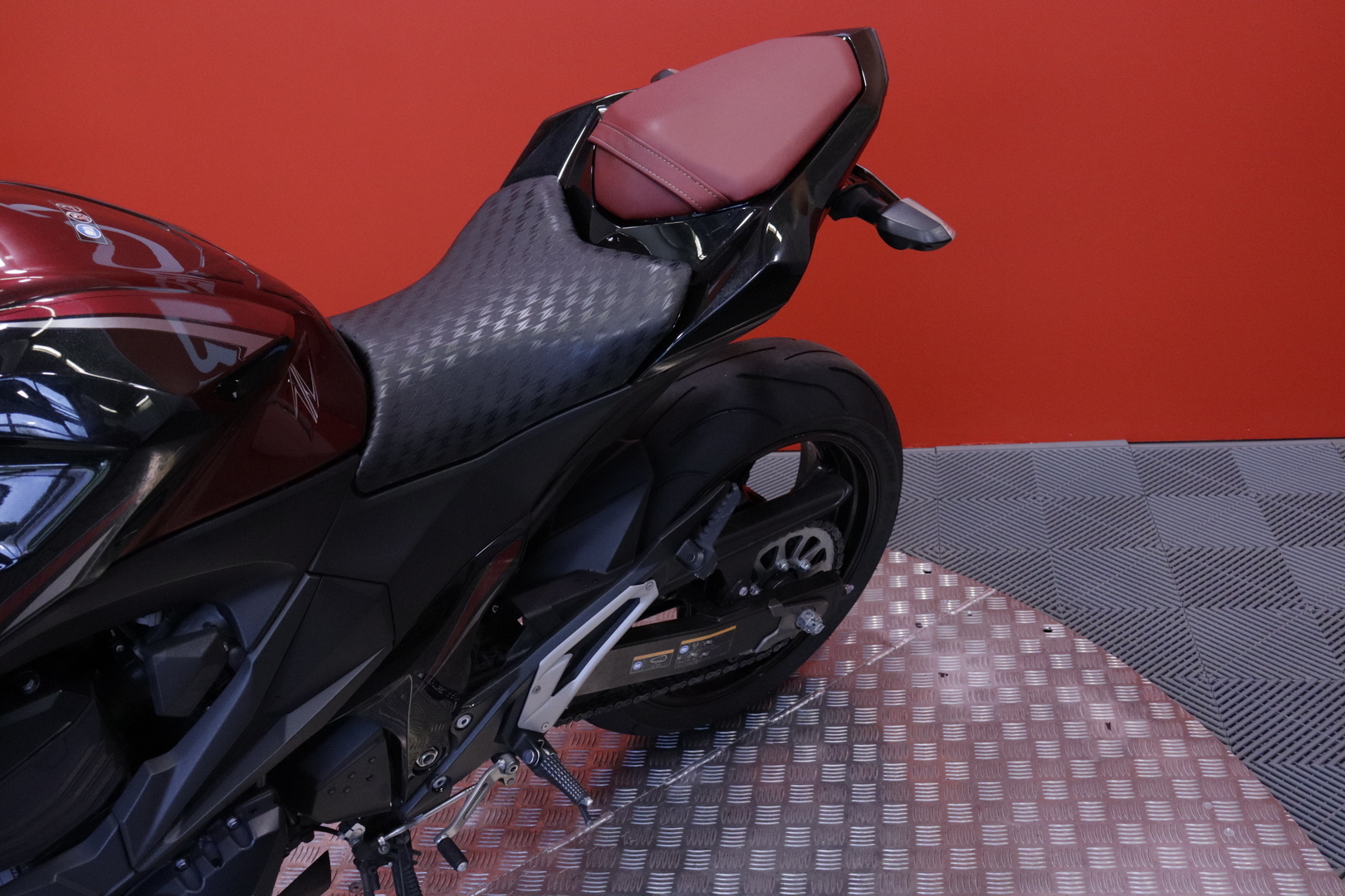 Kawasaki - Z - 800 // Suomi-pyörä / Akrapovic / ABS // - Moottoripyörä