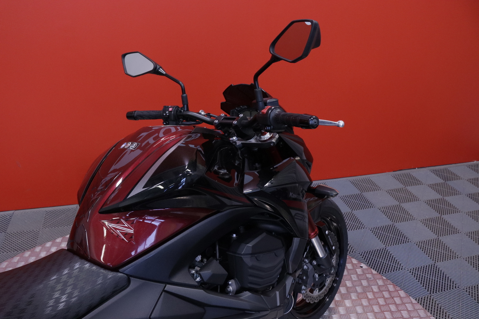 Kawasaki - Z - 800 // Suomi-pyörä / Akrapovic / ABS // - Moottoripyörä