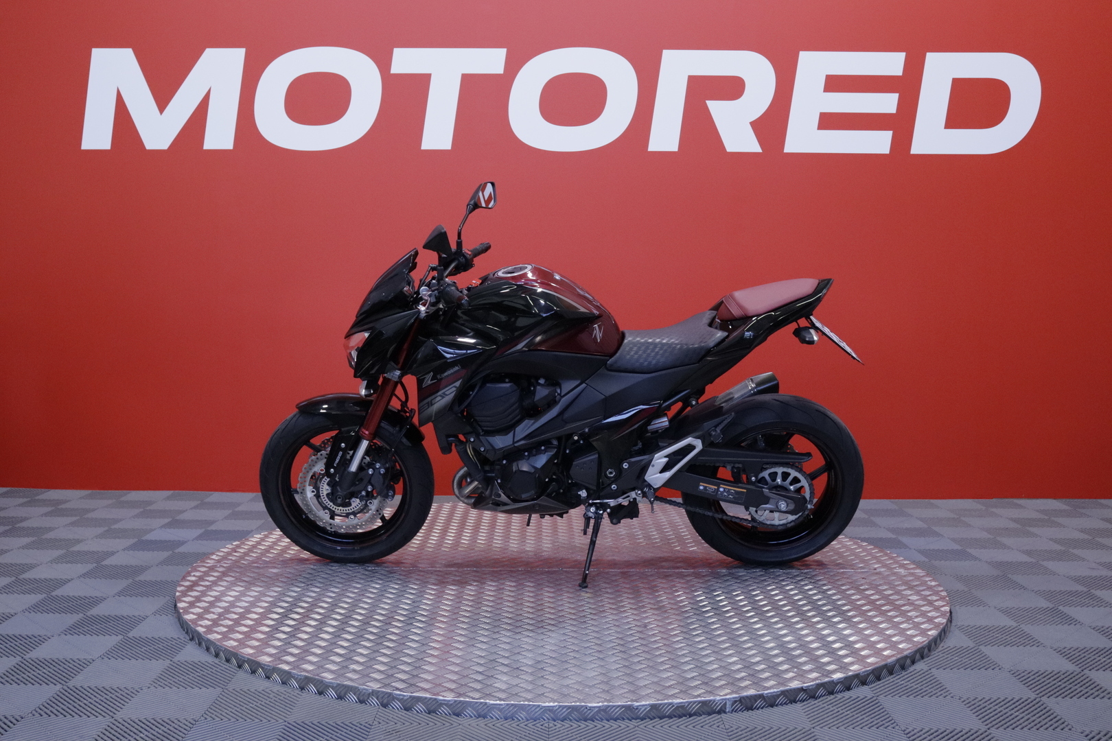 Kawasaki - Z - 800 // Suomi-pyörä / Akrapovic / ABS // - Moottoripyörä