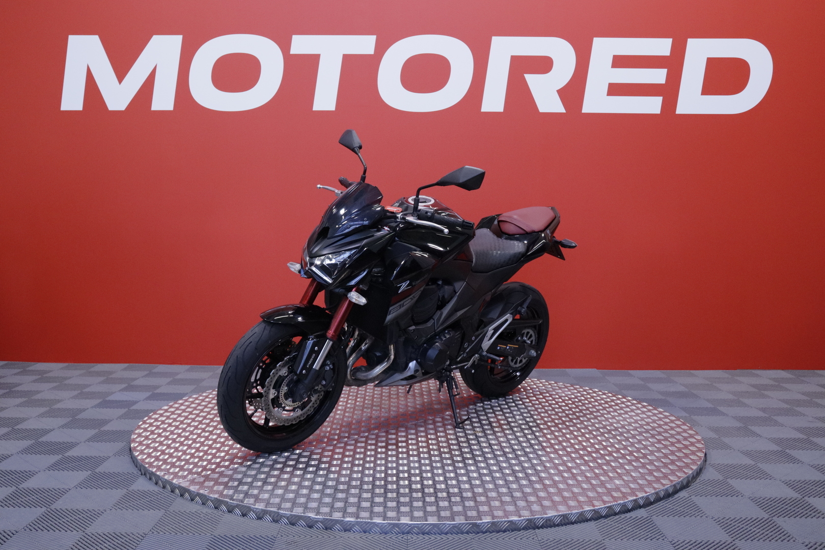 Kawasaki - Z - 800 // Suomi-pyörä / Akrapovic / ABS // - Moottoripyörä