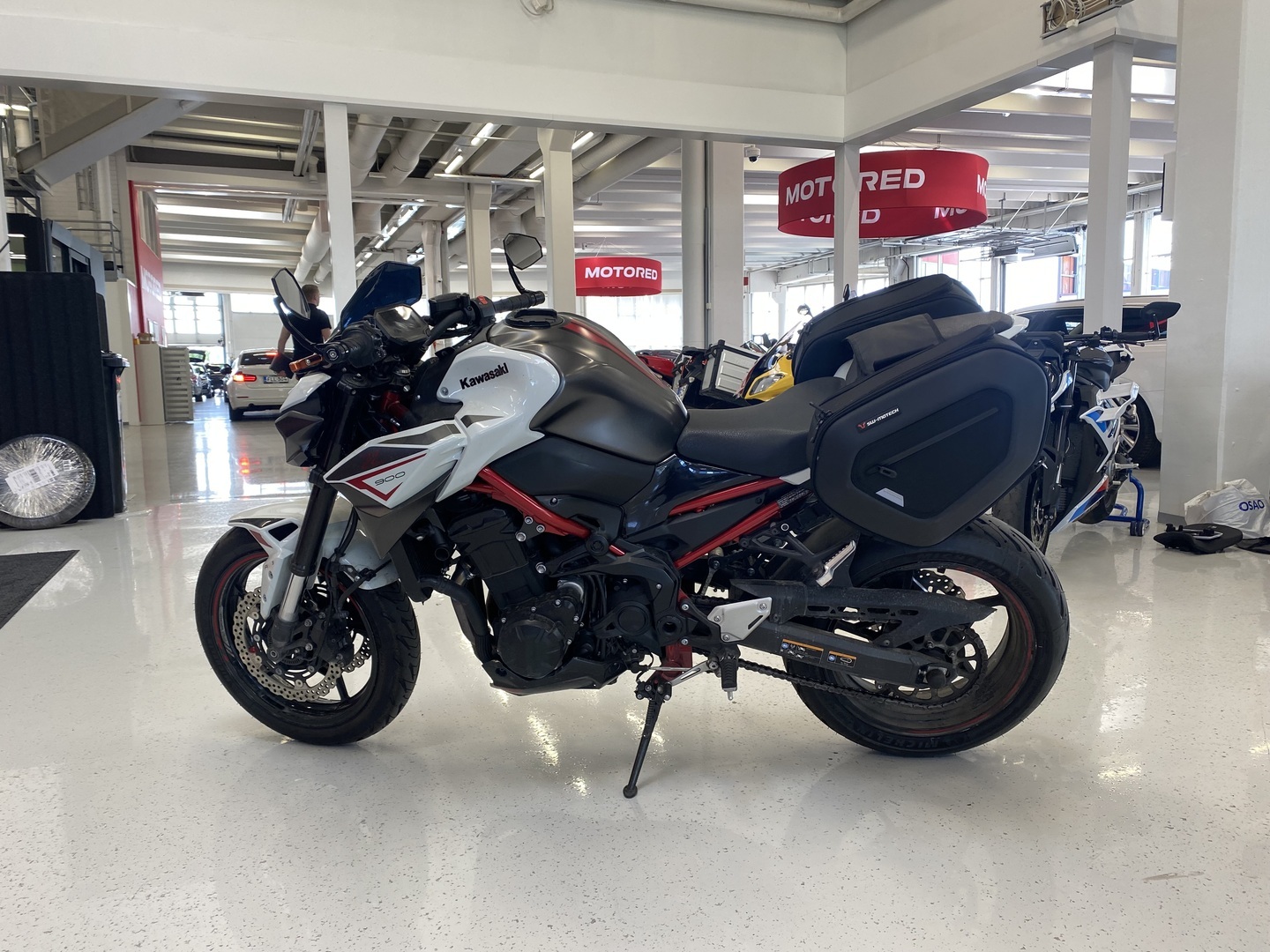 Kawasaki - Z - 900 // Black Widow kokoputkisto / Shifter / Laukut / Juuri Saapunut // - Moottoripyörä