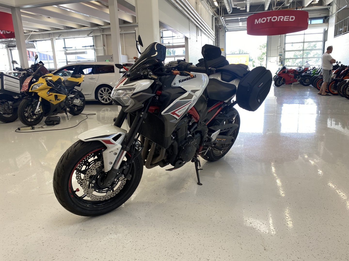 Kawasaki - Z - 900 // Black Widow kokoputkisto / Shifter / Laukut / Juuri Saapunut // - Moottoripyörä