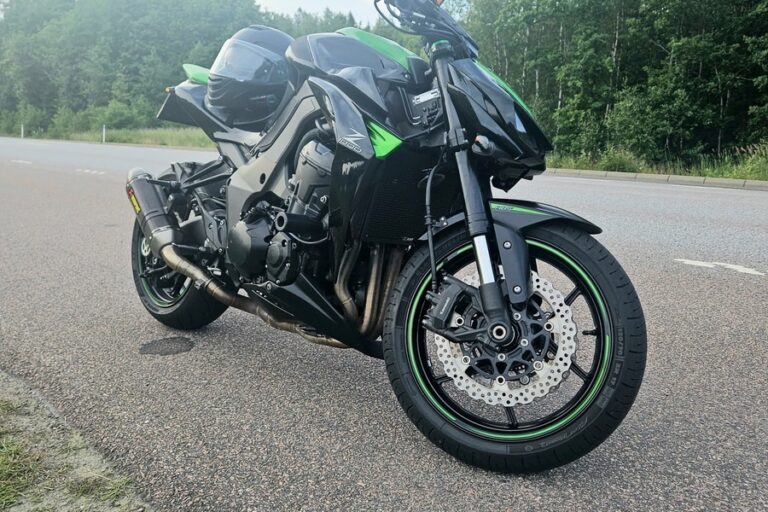 Kawasaki - Z - 1000 // Tulossa! / Akrapovic putkisto / Huoltokirja // - Moottoripyörä