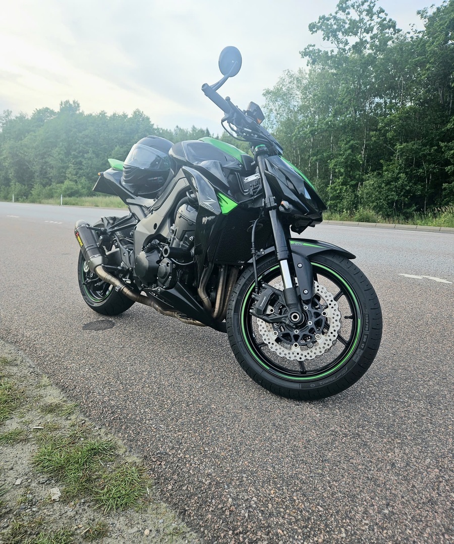 Kawasaki - Z - 1000 // Tulossa! / Akrapovic putkisto / Huoltokirja // - Moottoripyörä