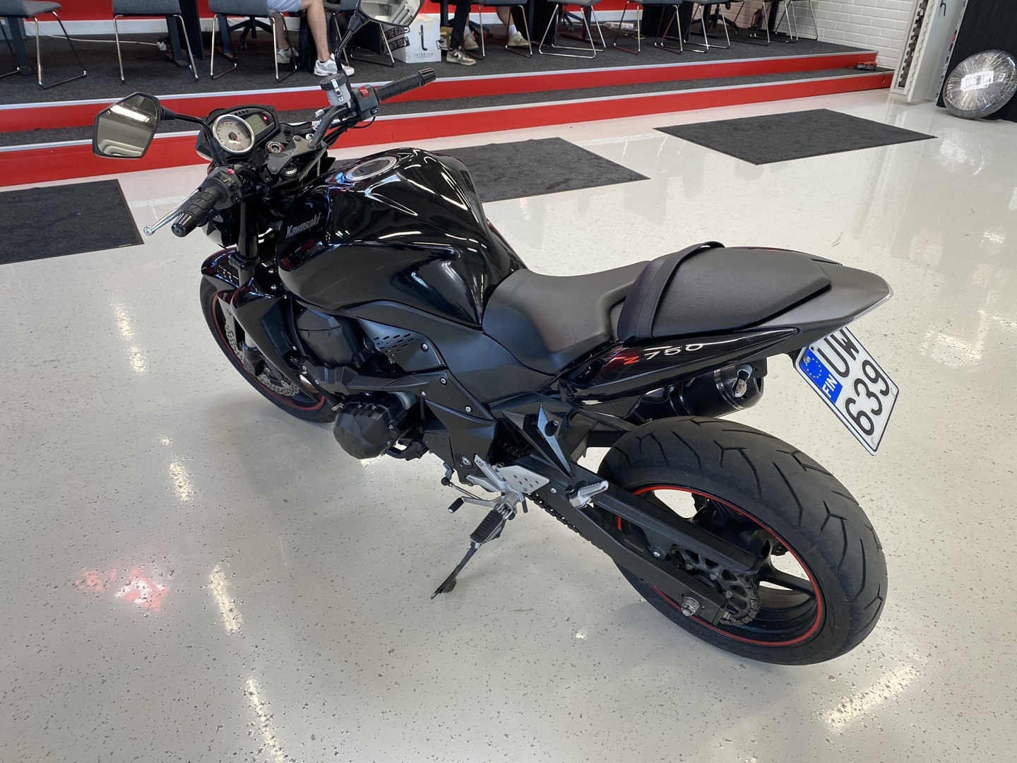 Kawasaki - Z - 750 // Juuri saapunut! / Vähän ajettu! / Suomipyörä / Siistikuntoinen / Slipari // - Moottoripyörä