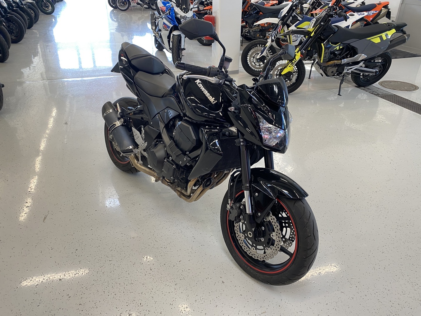 Kawasaki - Z - 750 // Juuri saapunut! / Vähän ajettu! / Suomipyörä / Siistikuntoinen / Slipari // - Moottoripyörä