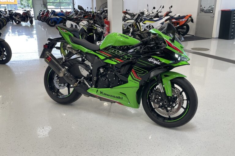 Kawasaki - ZX-6R - KRT Edition // Takuu! / Akrapovic / TFT / KTRC / Shifter / Showa / LED // - Moottoripyörä