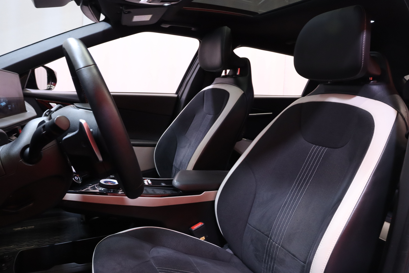 Kia - EV6 - GT-Line AWD 77 kWh 325 hv // Meridian / Panorama / Koukku / ACC / HUD / 360-kamera / Ilmastoidut muistipenkit / ILP / - Maastoauto