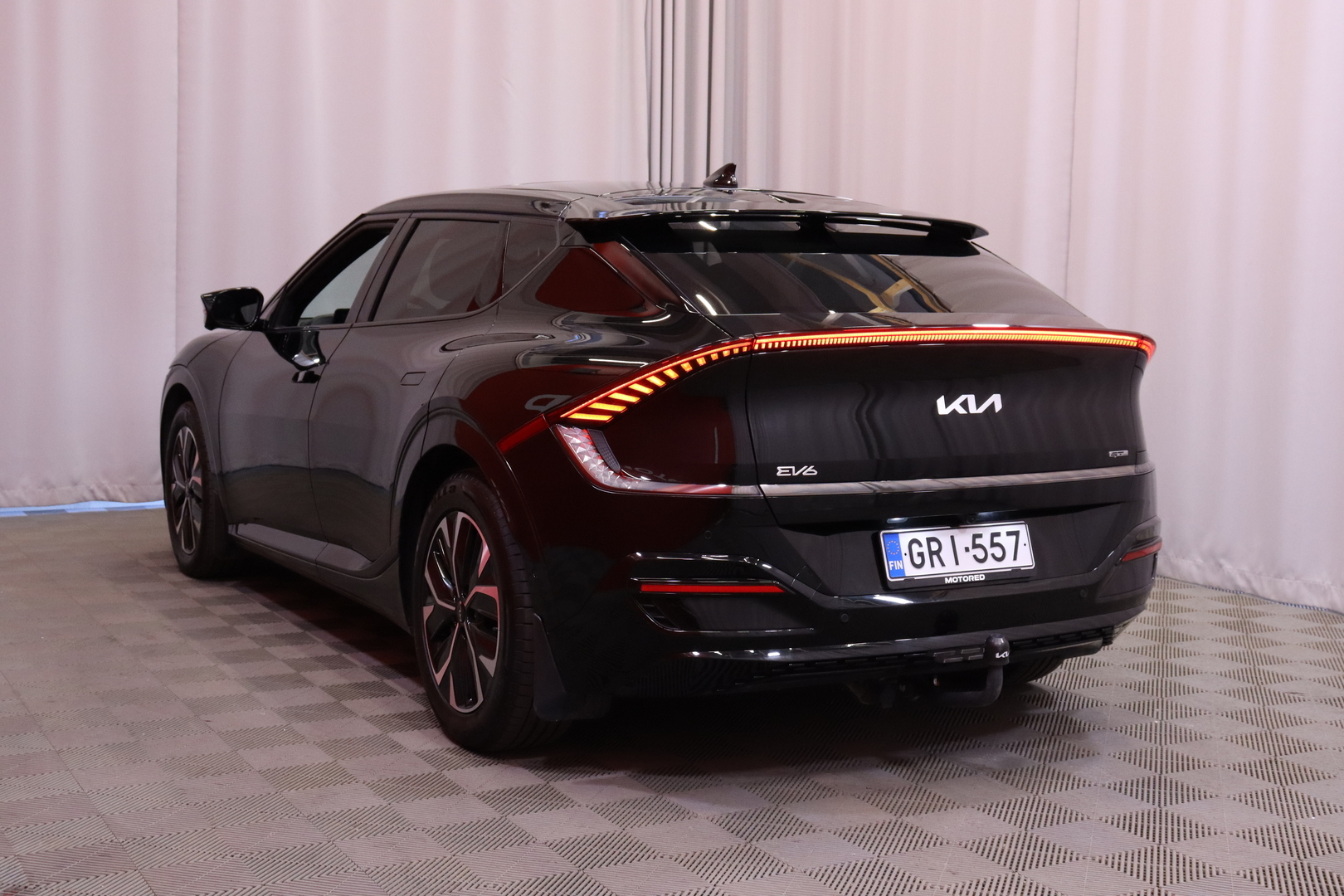 Kia - EV6 - GT-Line AWD 77 kWh 325 hv // Meridian / Panorama / Koukku / ACC / HUD / 360-kamera / Ilmastoidut muistipenkit / ILP / - Maastoauto