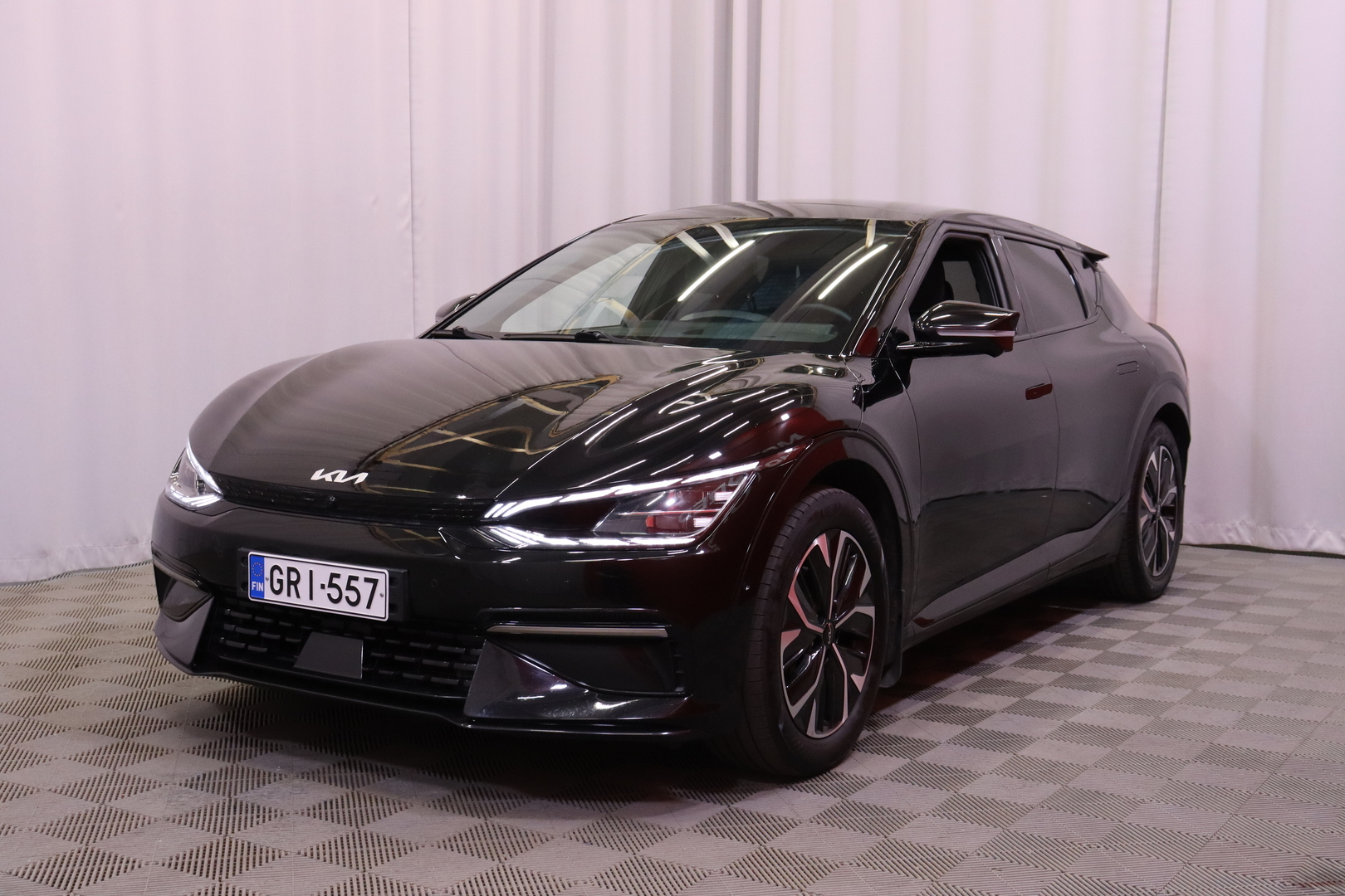 Kia - EV6 - GT-Line AWD 77 kWh 325 hv // Meridian / Panorama / Koukku / ACC / HUD / 360-kamera / Ilmastoidut muistipenkit / ILP / - Maastoauto
