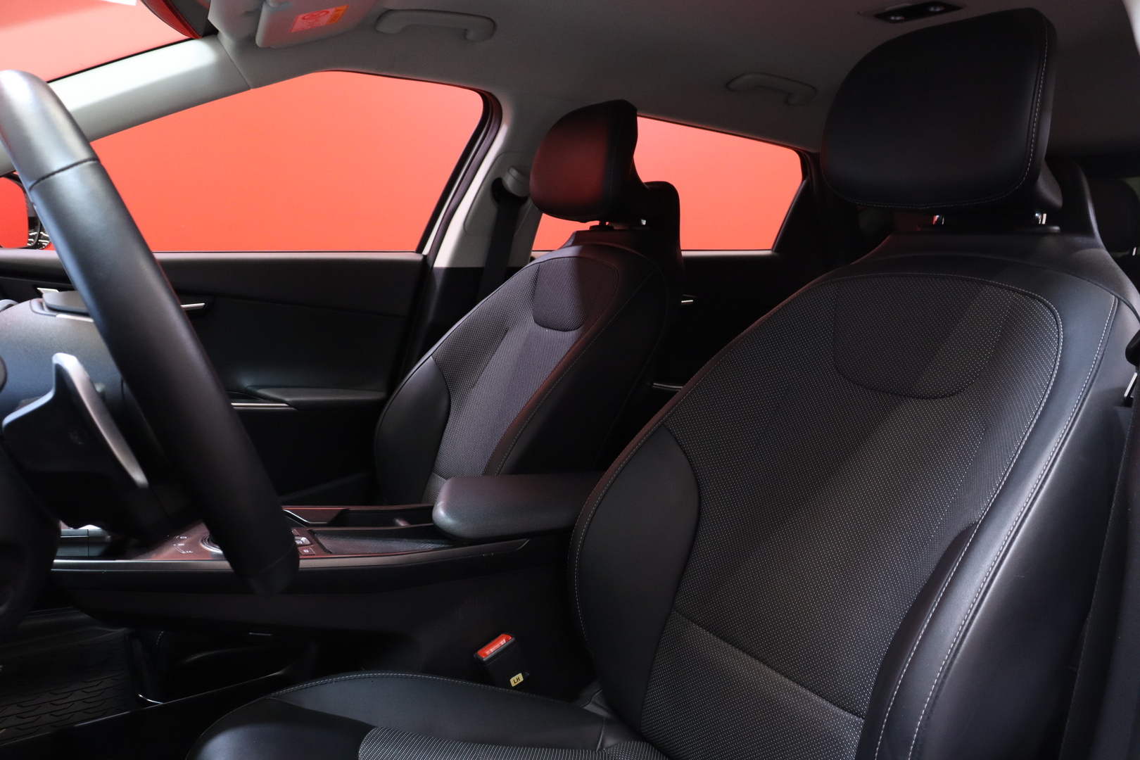 Kia - EV6 - RWD 77kWh 229 hv // Merkkihuollettu Suomi-auto / ACC / Kamera / Ratinlämmitin / Lämpöpumppu / Navi / LED / CarPlay - Maastoauto