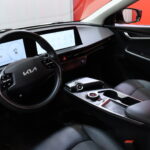 Kia - EV6 - RWD 77kWh 229 hv // Merkkihuollettu Suomi-auto / ACC / Kamera / Ratinlämmitin / Lämpöpumppu / Navi / LED / CarPlay - Maastoauto