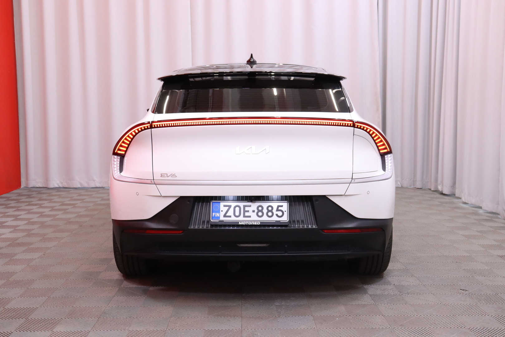 Kia - EV6 - RWD 77kWh 229 hv // Merkkihuollettu Suomi-auto / ACC / Kamera / Ratinlämmitin / Lämpöpumppu / Navi / LED / CarPlay - Maastoauto